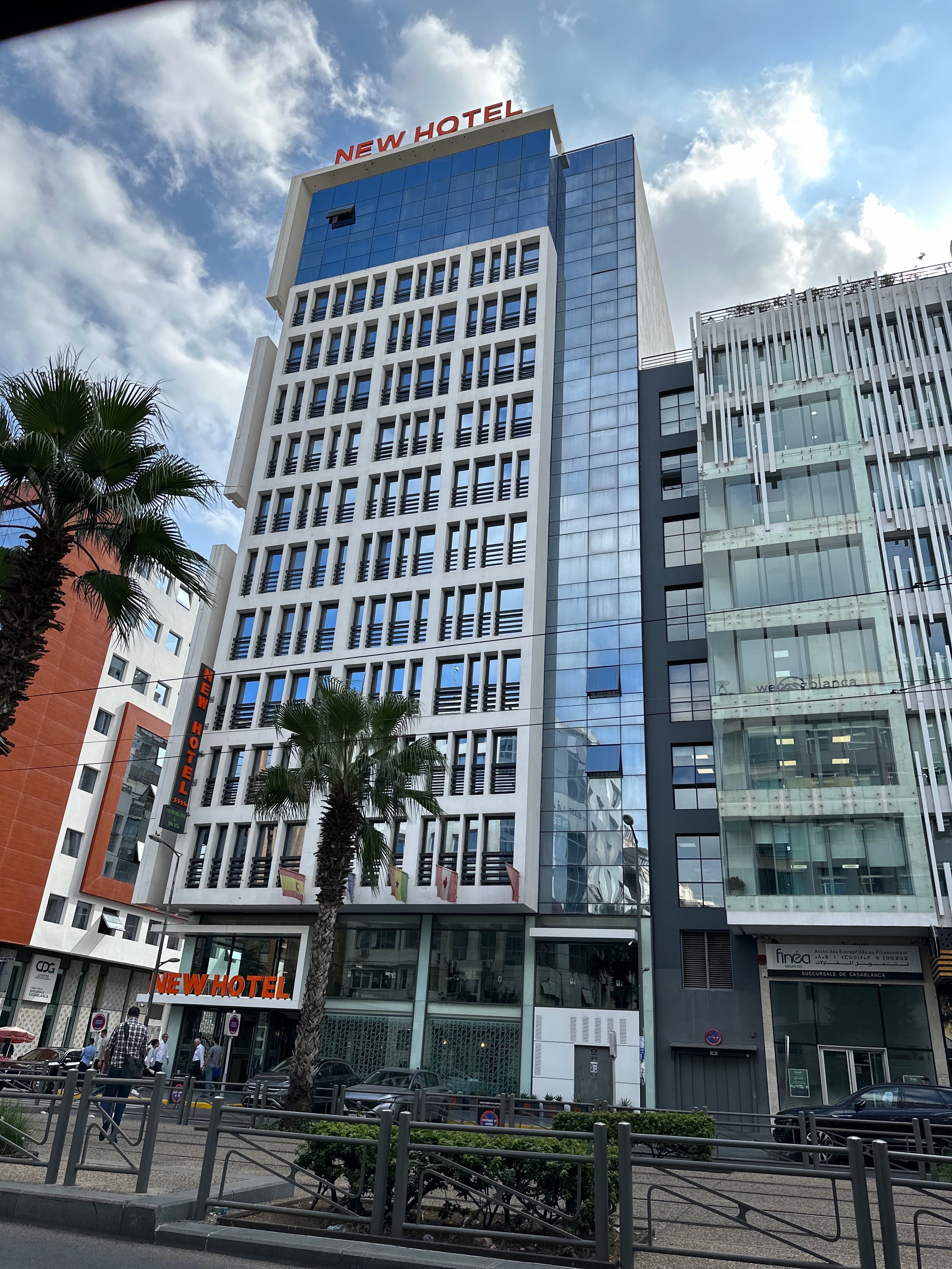 Façade du New Hotel à Casablanca
